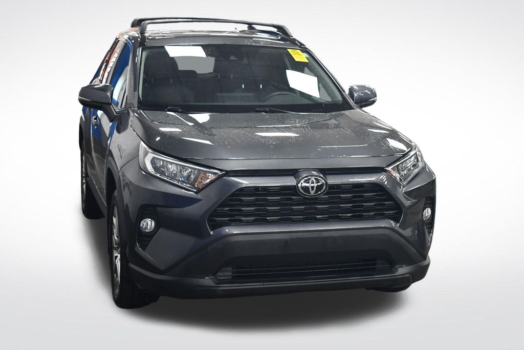 Thumbnail: 2021 Toyota RAV4 - 3
