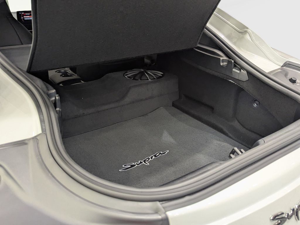 2026 Toyota Supra Premium - Photo 9