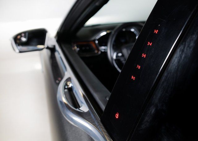 2018 Lincoln Continental Premiere photo 12