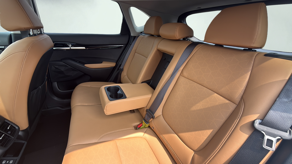 Used 2025 Kia Seltos SUV
