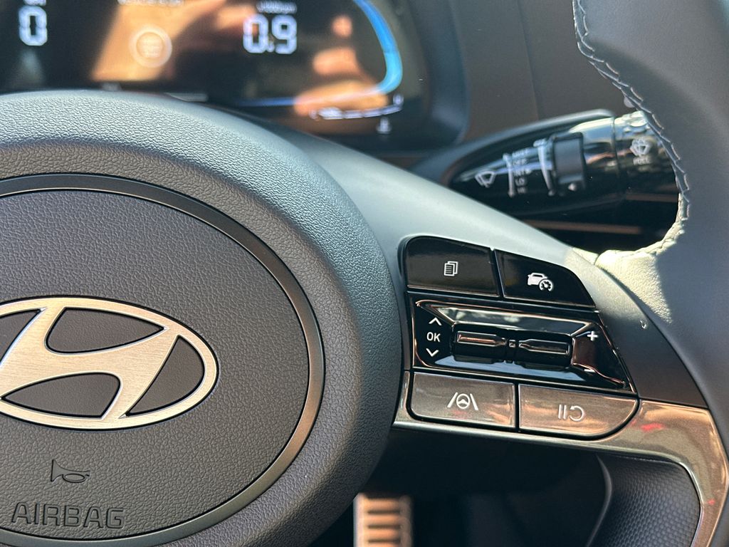 Used 2025 Silver Hyundai SEL Sport image 25