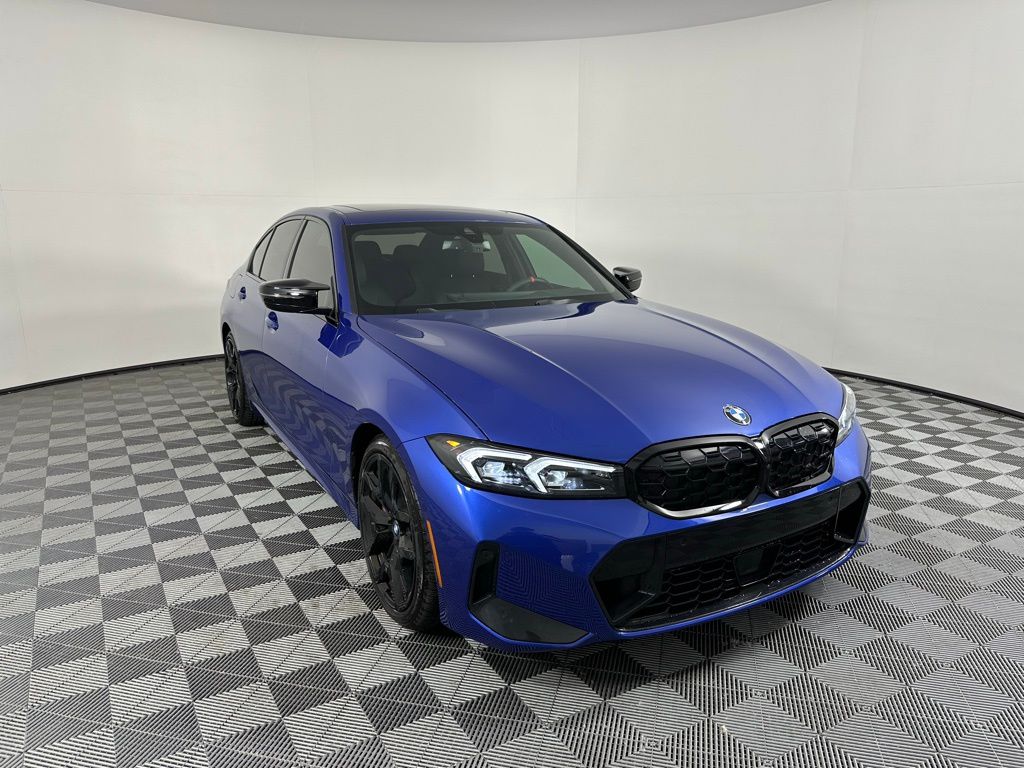 Thumbnail: 2025 BMW 3 Series - 3