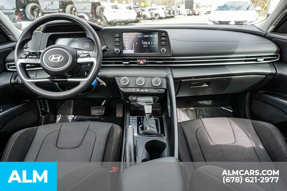Used 2025 Gray Hyundai SE image 25