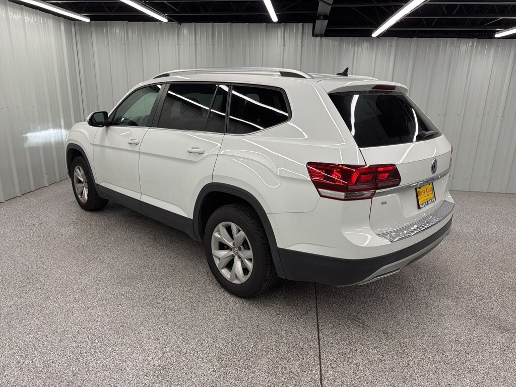 2018 Volkswagen Atlas 2.0T SE w/Technology White at DeMontrond Automotive Group