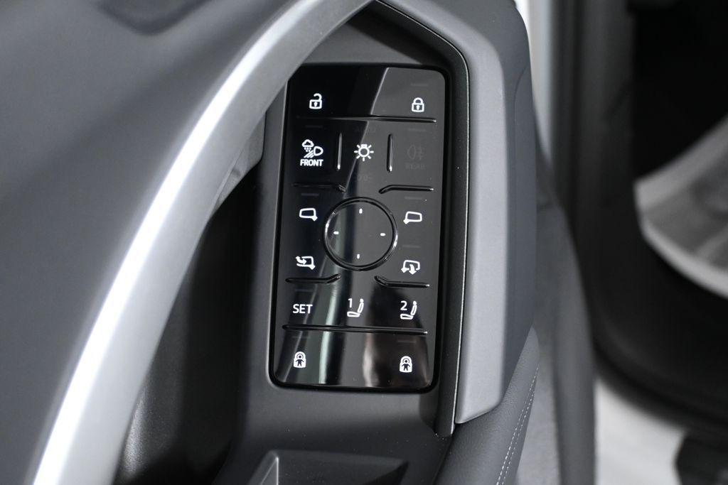 Thumbnail: 2025 Audi Q5 - 25