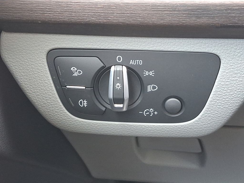 Thumbnail: 2022 Audi Q5 - 24