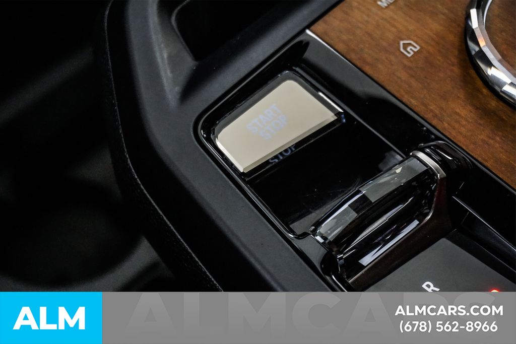 Used 2023 Black BMW M60 image 27