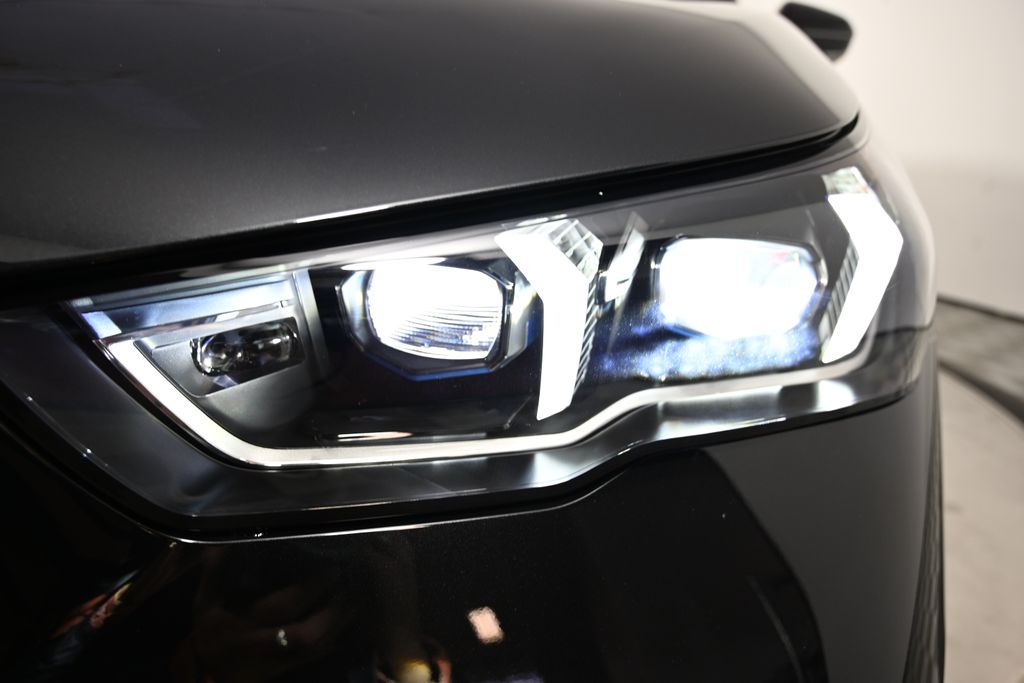 Thumbnail: 2025 BMW 5 Series - 9