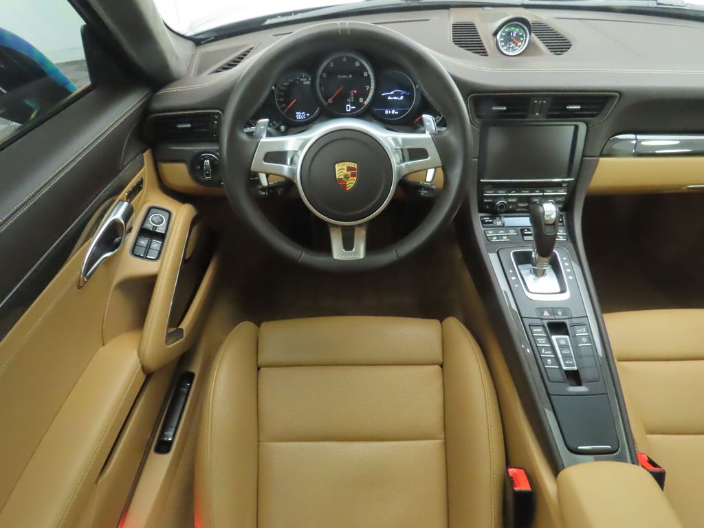 Thumbnail: 2016 Porsche 911 - 10