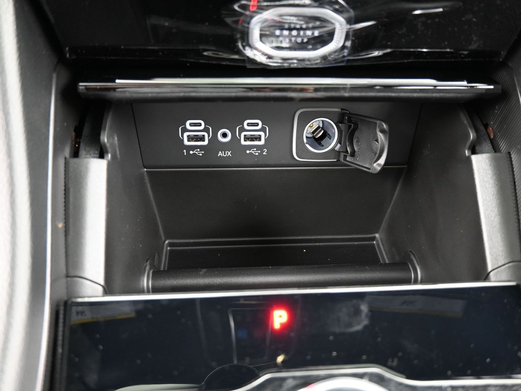 New 2026 Diamond Black Crystal Pearlcoat Jeep Limited image 21