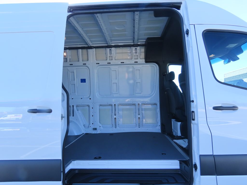 Thumbnail: 2025 Mercedes-Benz Sprinter - 24