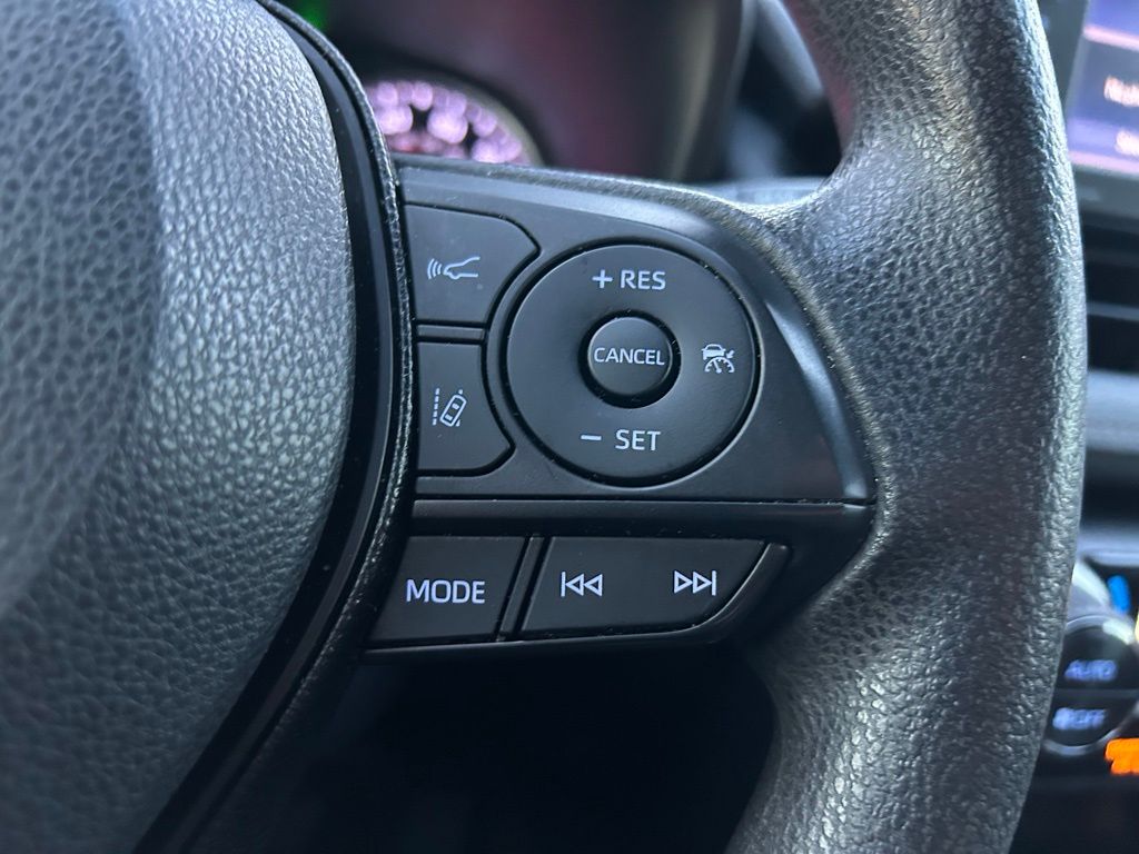 Thumbnail: 2020 Toyota RAV4 - 19