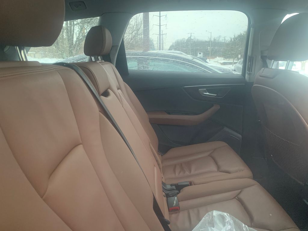 Thumbnail: 2022 Audi Q7 - 5