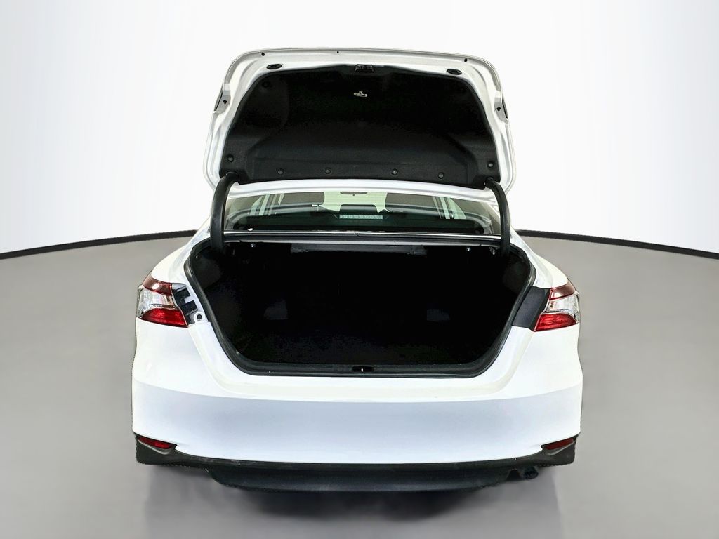 Thumbnail: 2022 Toyota Camry - 24