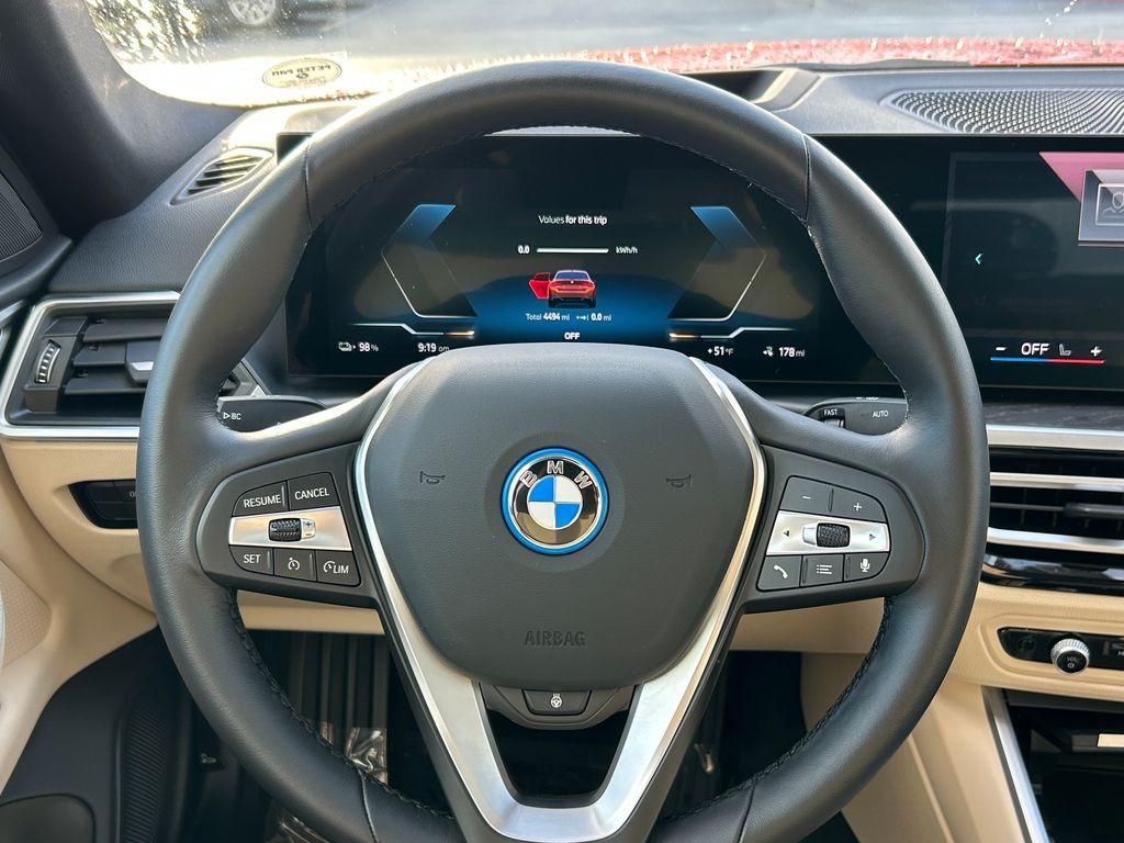 2024 BMW i4 eDrive35 18