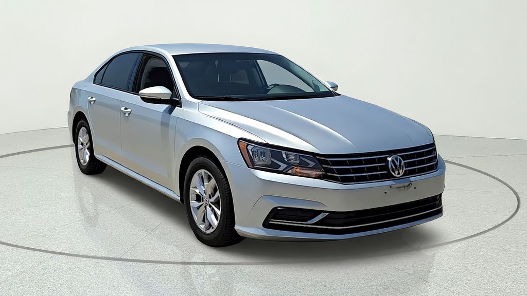 Reflex Silver Metallic 2018 Volkswagen Passat Sedan Front-Wheel Drive 6-Speed Automatic