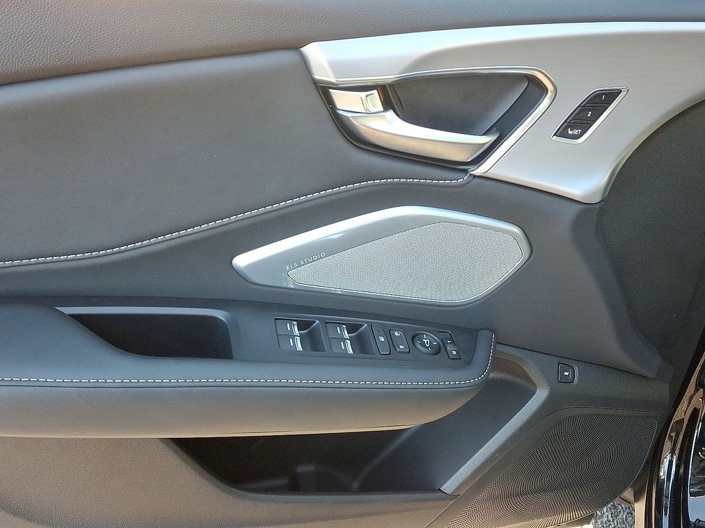 Thumbnail: 2025 Acura RDX - 13