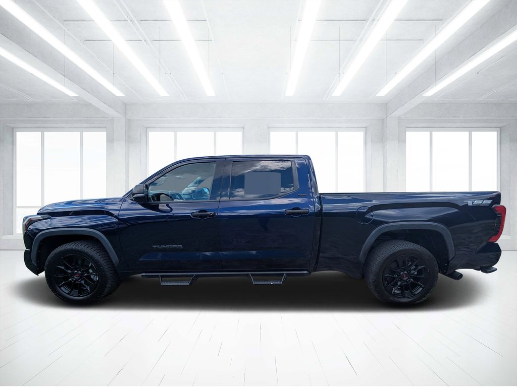 Used 2023  Toyota SR5 image 6