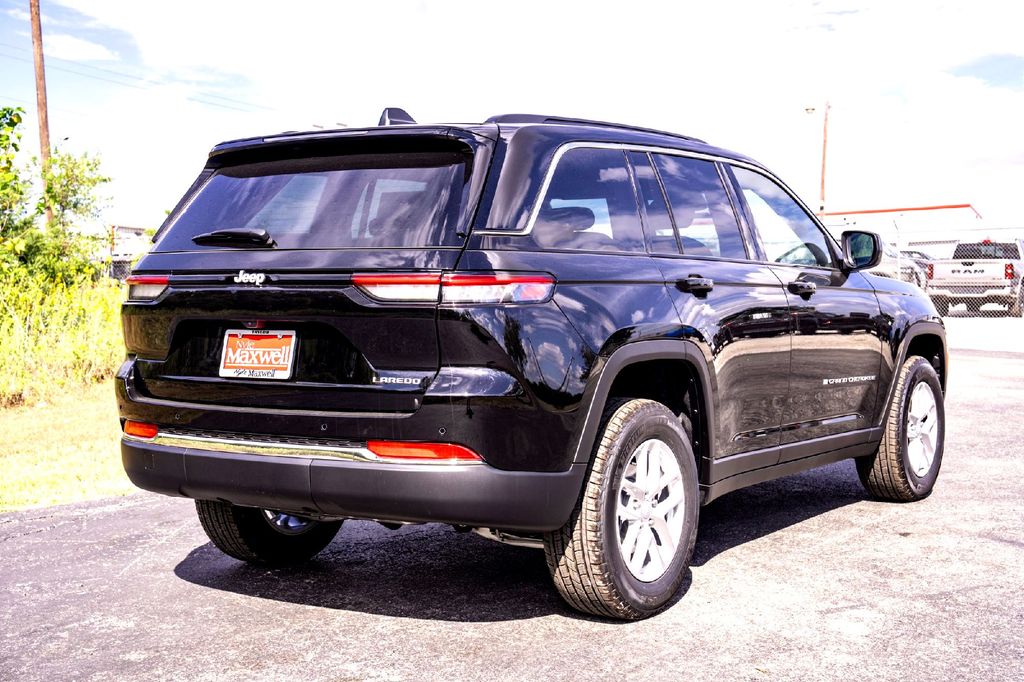 New Car 2025 Jeep Grand Cherokee  Laredo X For Sale Under $40,000 In Taylor, Texas