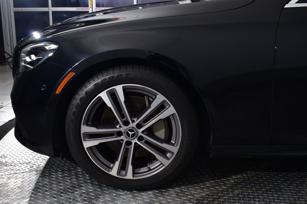 Thumbnail: 2023 Mercedes-Benz E-Class - 9