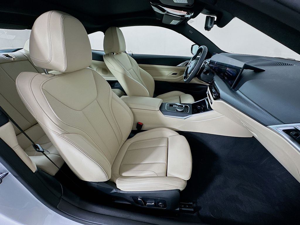 Thumbnail: 2025 BMW 4 Series - 29