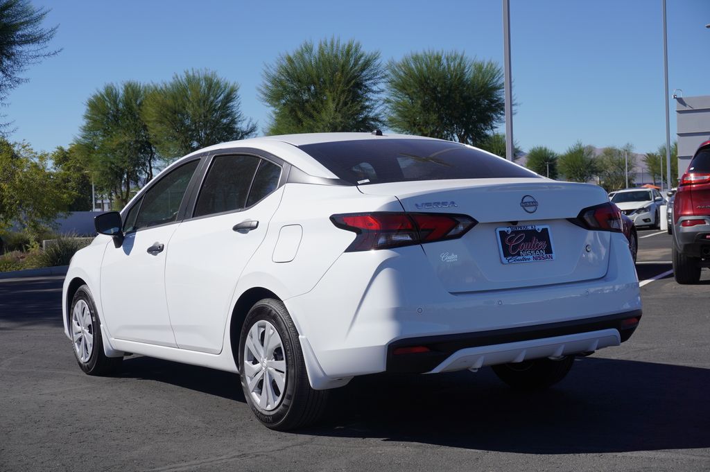 2024 Nissan Versa 1.6 S 3