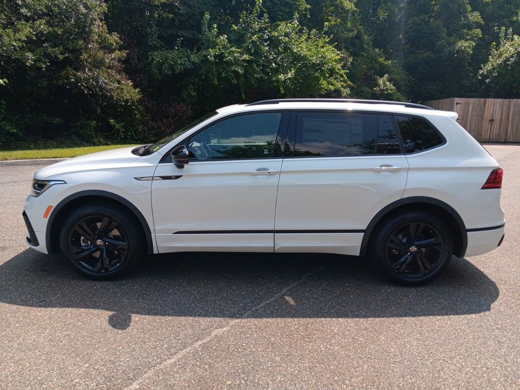 2024 Volkswagen Tiguan 2.0T SE R-Line Black 2