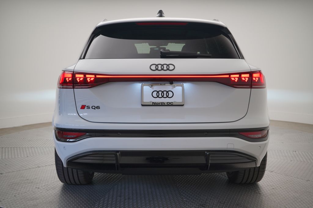 2025 Audi e-tron Premium 5