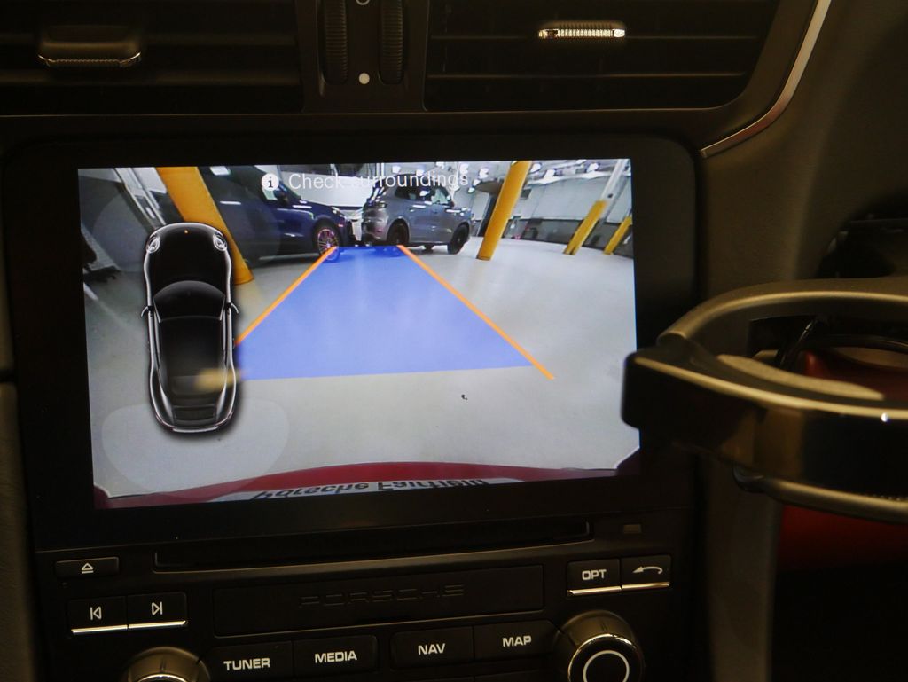 Thumbnail: 2019 Porsche 911 - 30