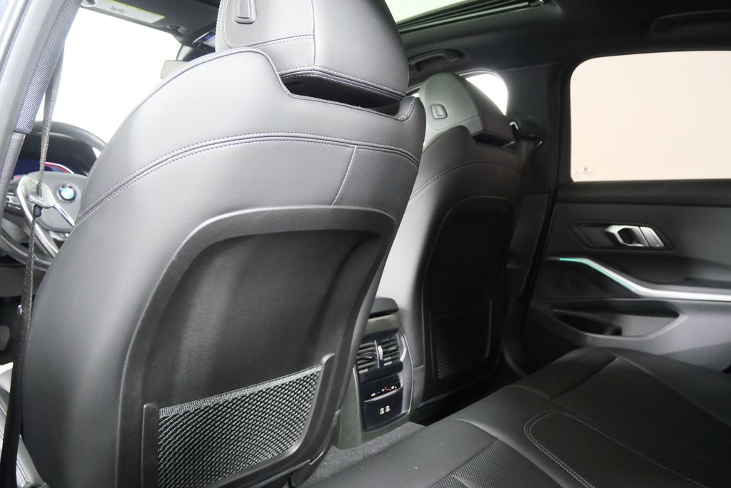 2022 BMW 3 Series 330i 17