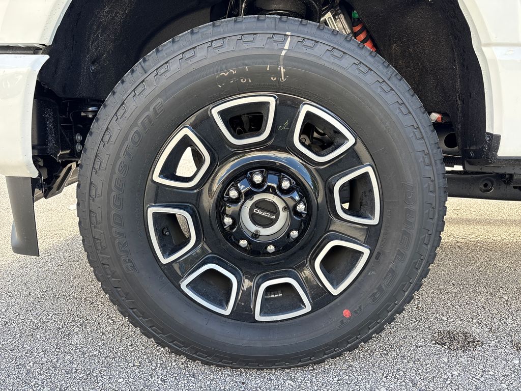 New 2026 White Ford Platinum image 14