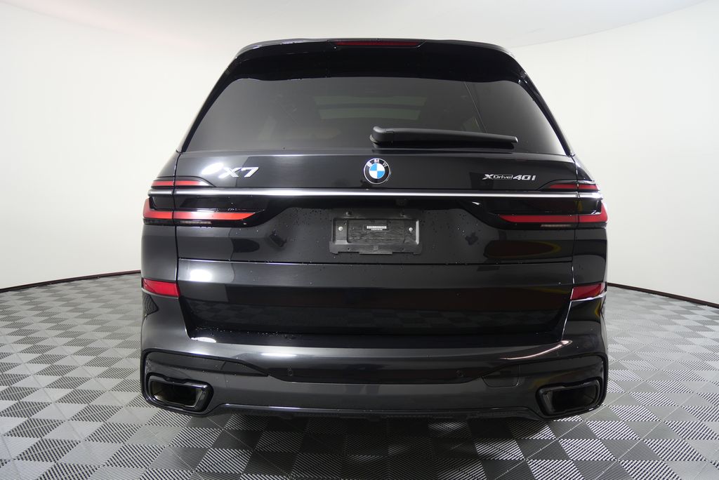 Thumbnail: 2023 BMW X7 - 4
