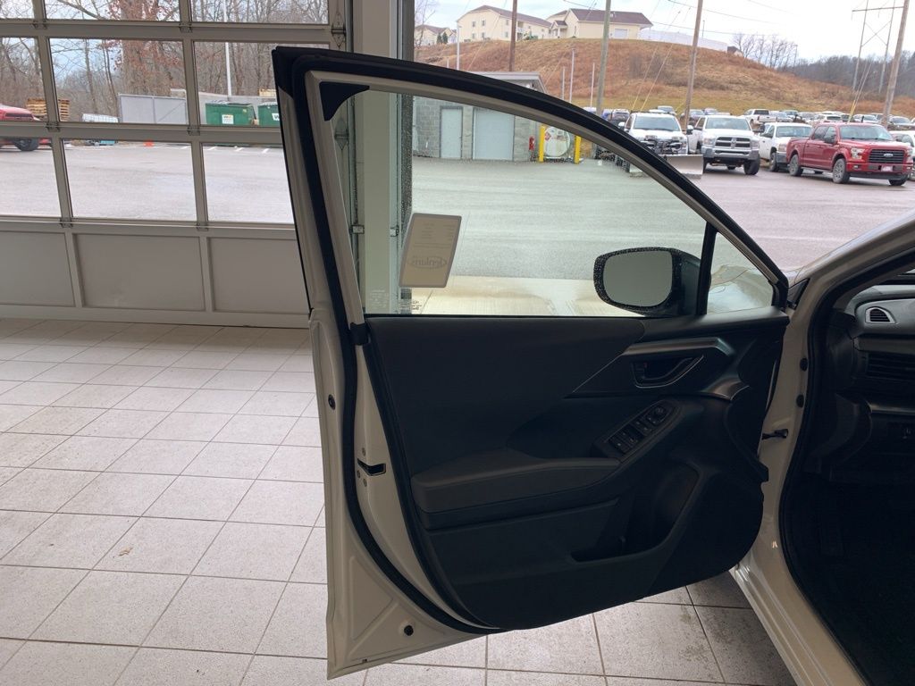 New 2025 White Subaru Base image 10