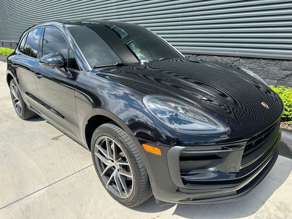 Thumbnail: 2022 Porsche Macan - 11