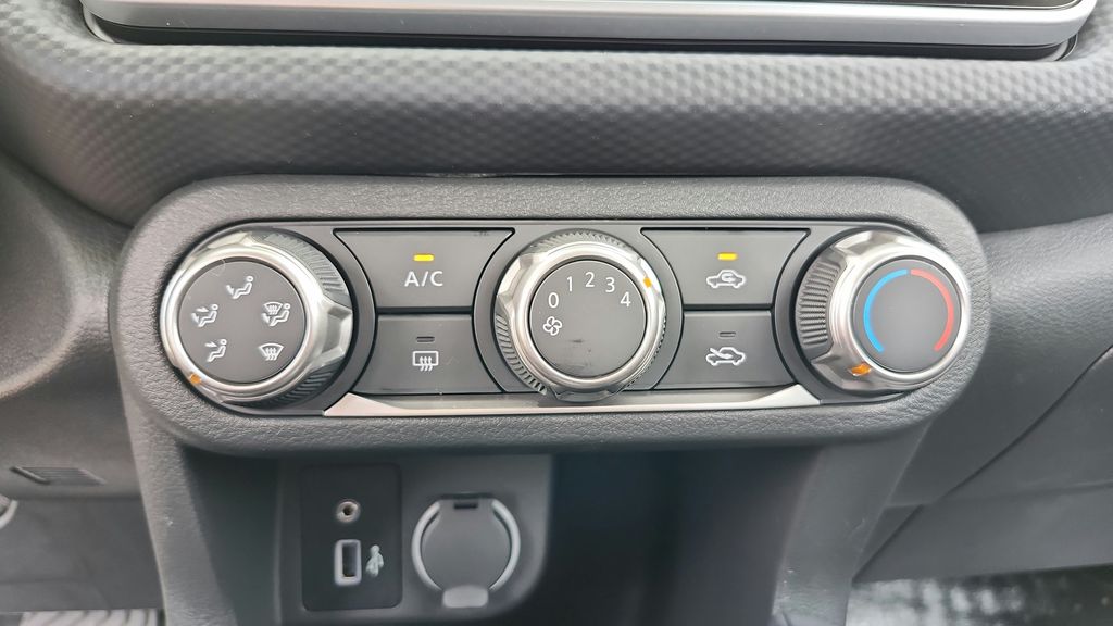 2025 Nissan Kicks Play