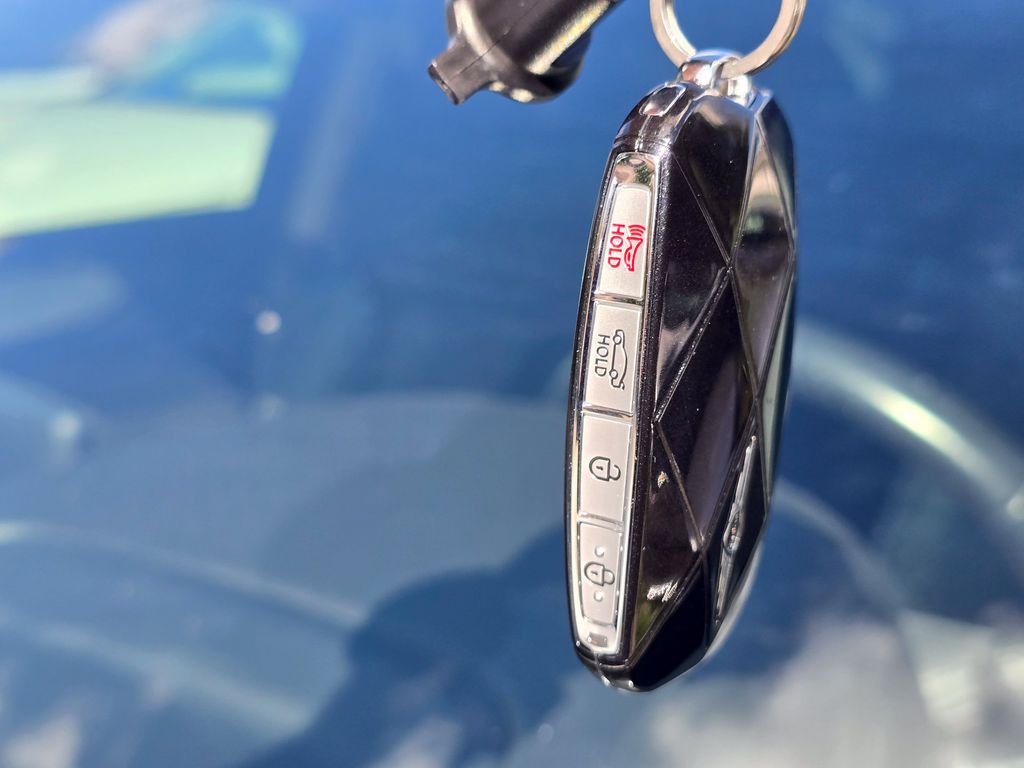 New 2026 Silver Genesis 2.5T image 25