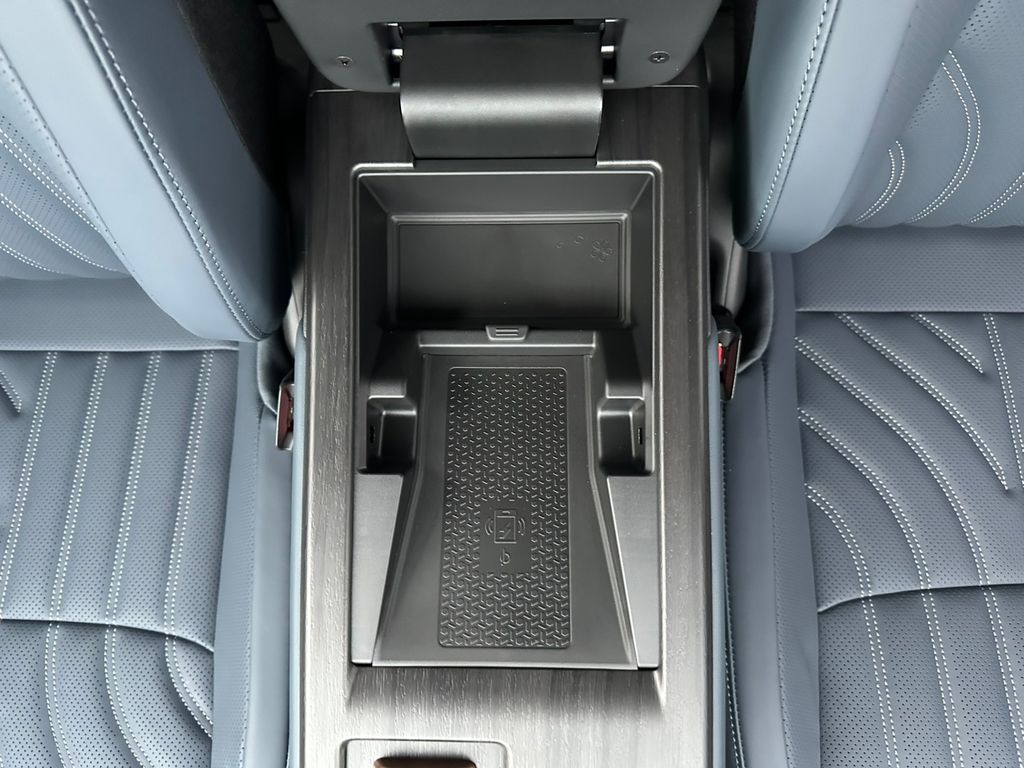 2025 Nissan Ariya PLATINUM+ e-4ORCE