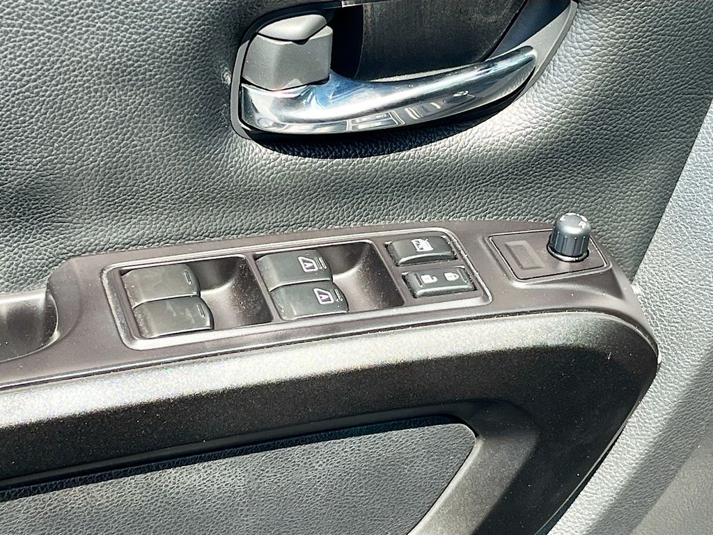 Used 2021 Beige Nissan PRO-4X image 18