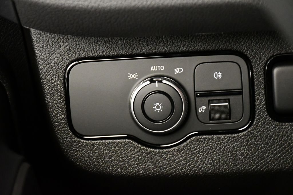 Thumbnail: 2026 Mercedes-Benz Sprinter - 11