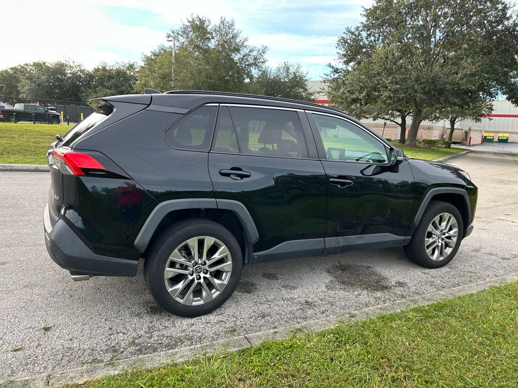 Thumbnail: 2021 Toyota RAV4 - 5