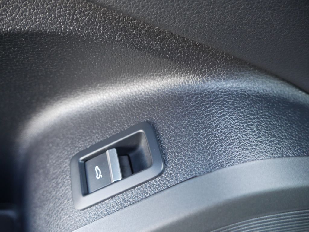 Thumbnail: 2023 Audi Q5 - 19