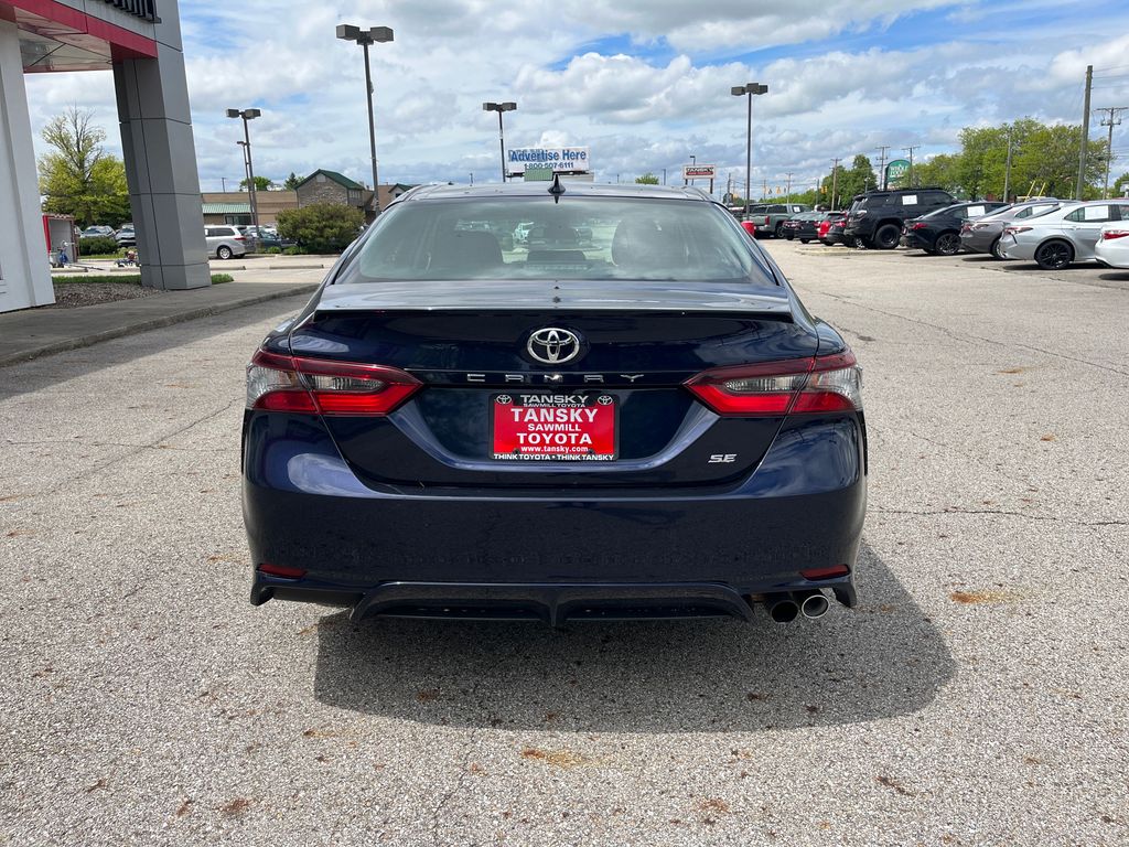 2022 Toyota Camry SE photo