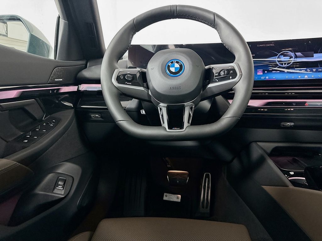 2025 BMW i5 xDrive40 19