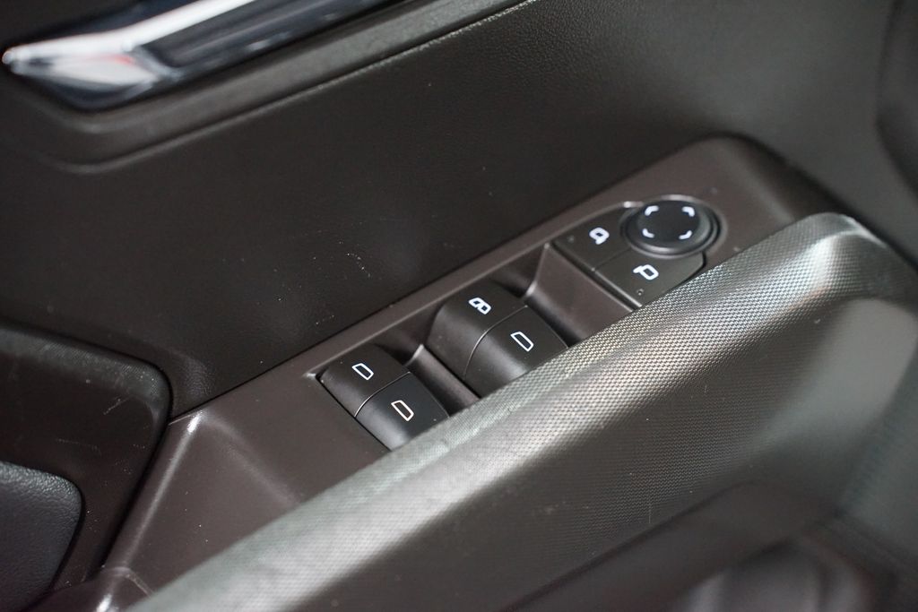 Thumbnail: 2024 Chevrolet Colorado - 28