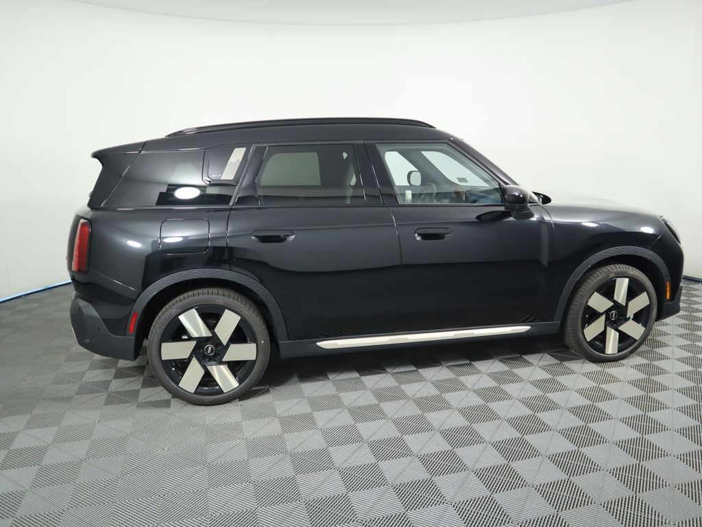 2025 MINI Cooper Countryman Base 4