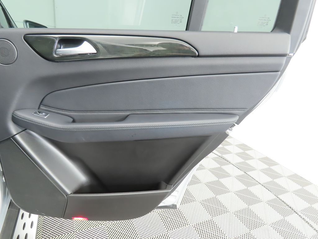 Thumbnail: 2019 Mercedes-Benz GLS - 28