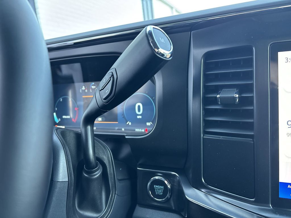 New 2026 Star White Metallic Tri-Coat Ford F-250® Lariat® image 22