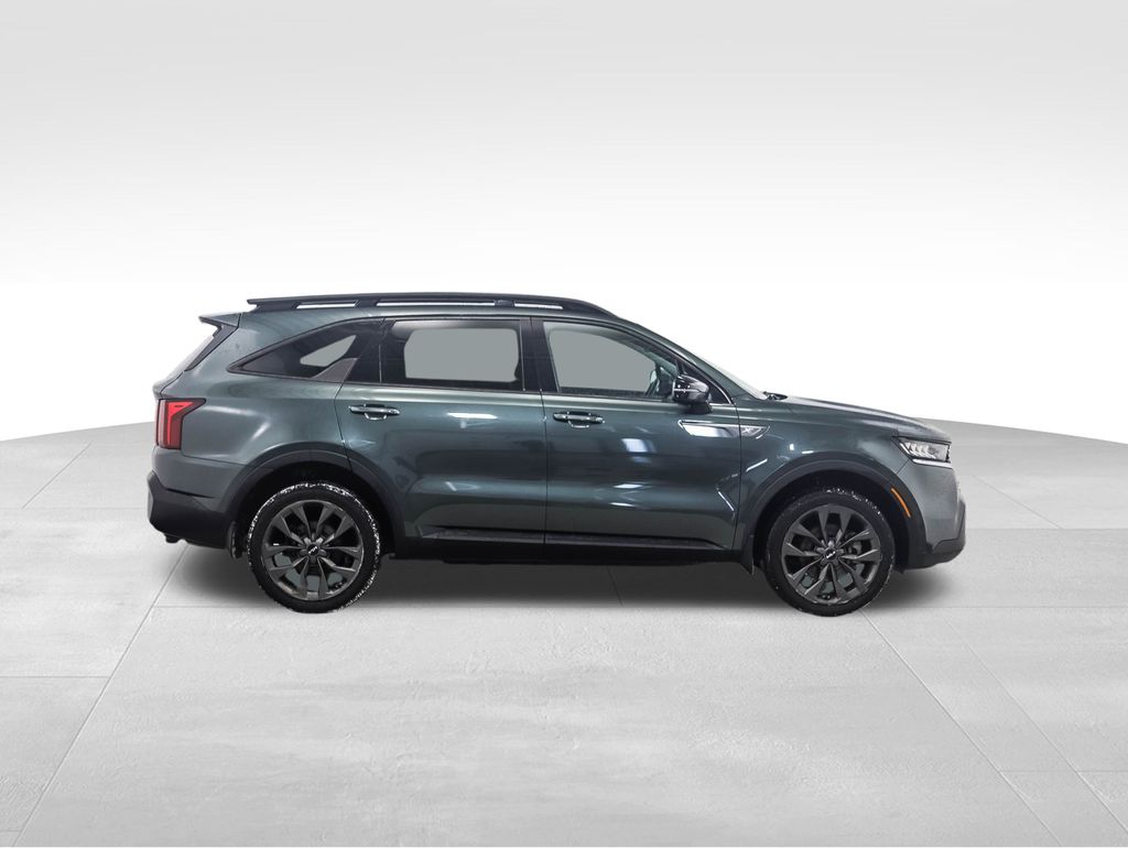Thumbnail: 2022 Kia Sorento - 6