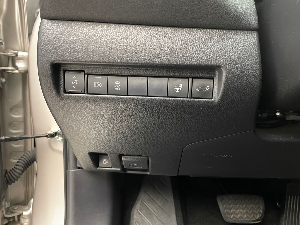 2021 Toyota Venza XLE 21