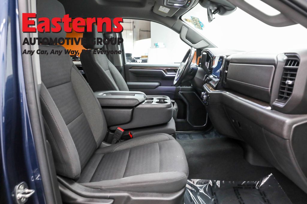 Used 2022 Blue Chevrolet LT image 24